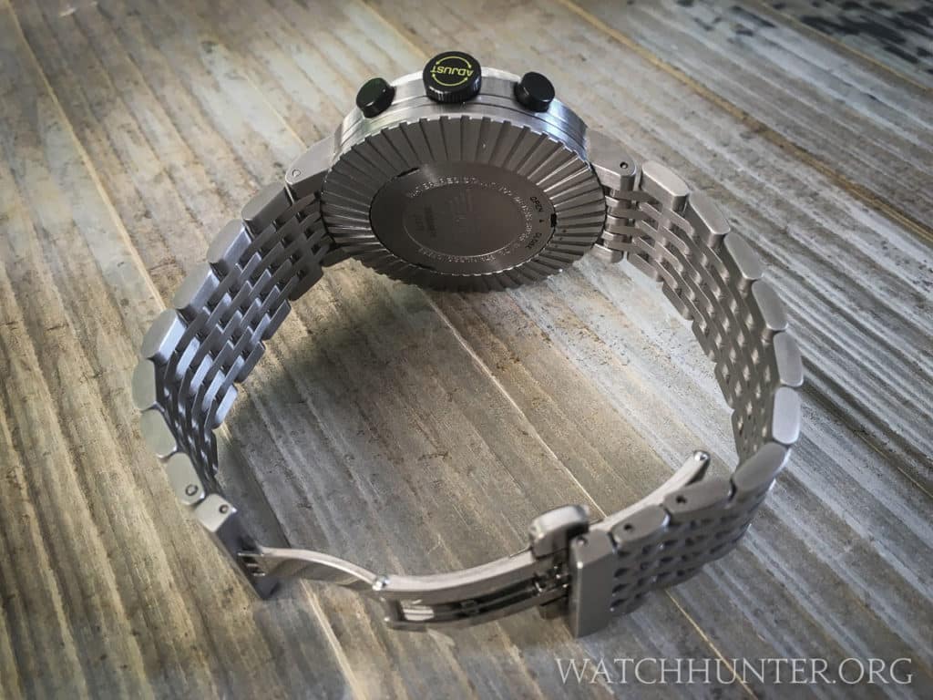 The back view shows how the locking ring keeps the watch band and watch together.