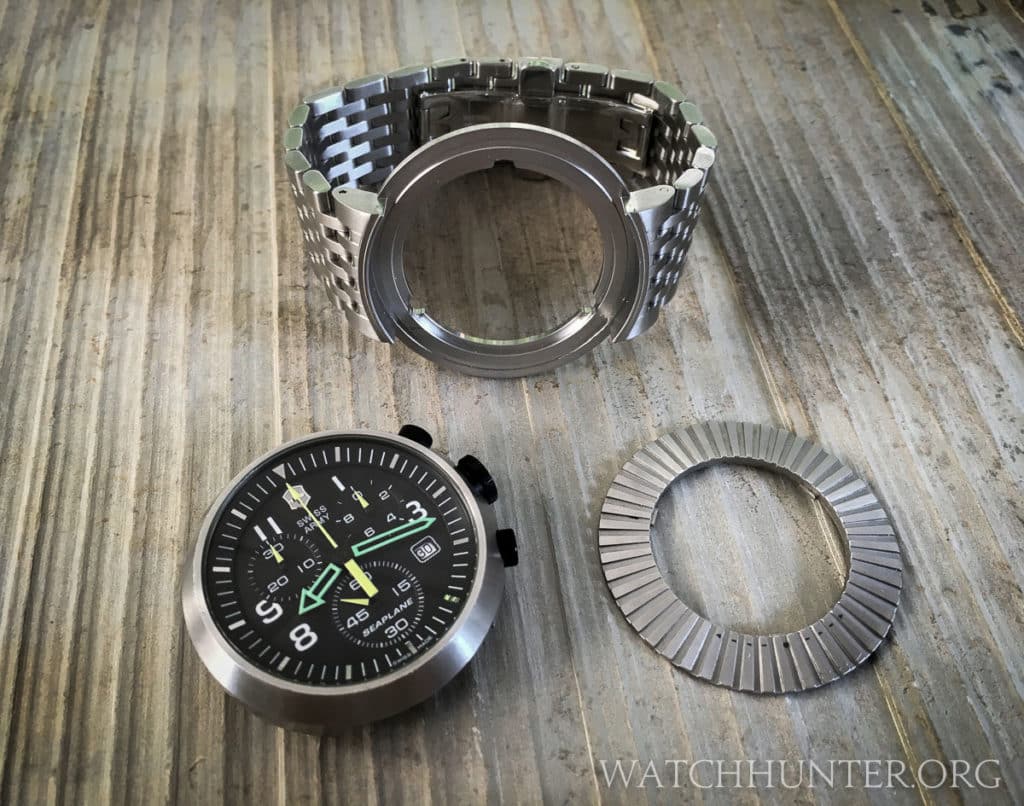 Precision engineered parts and tight tolerances makes this quick-change watchband system work