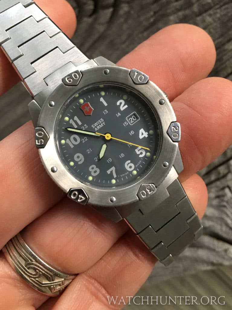 Victorinox Swiss Army Lancer 200 Mid-Size (32 mm)