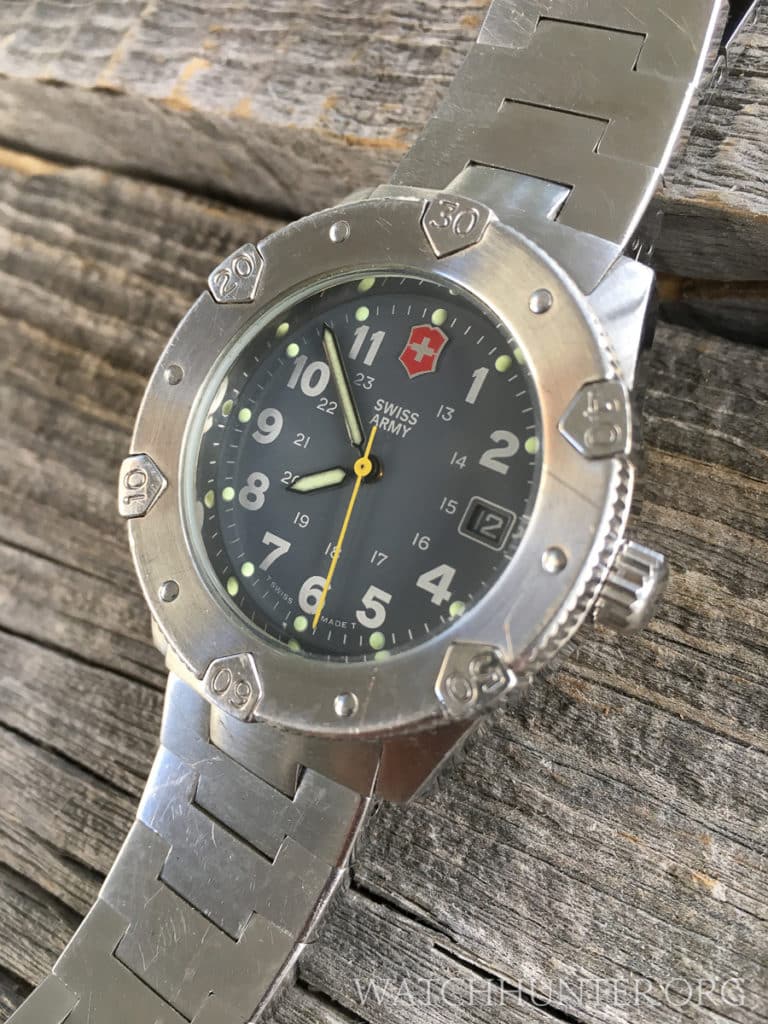 Victorinox Swiss Army Lancer 200 with matching date wheel