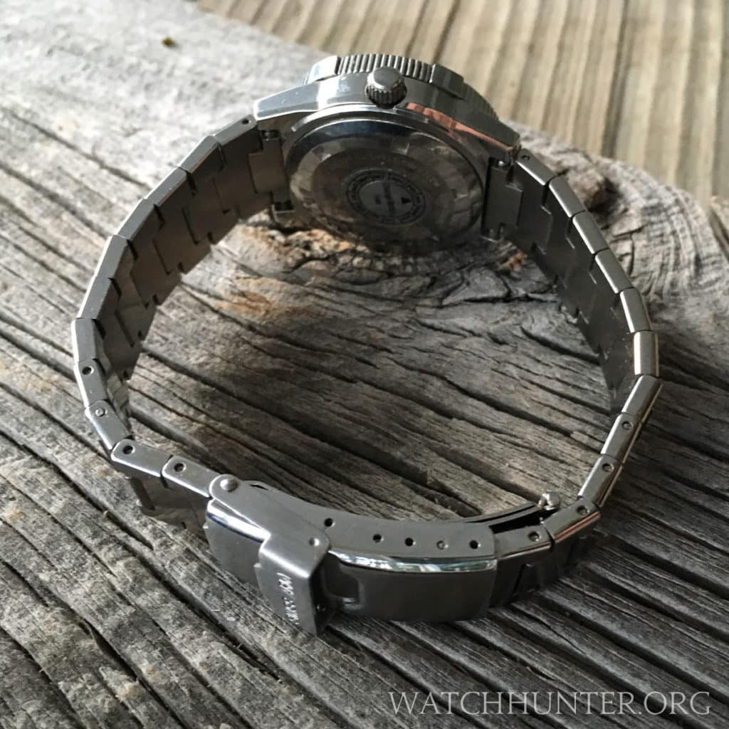 The thin bracelet of Swiss Army's Lancer watches is flexible!