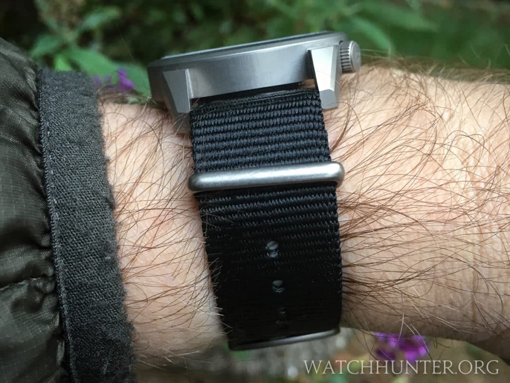 BOLDR Venture wears low even on the double-pass NATO-style strap