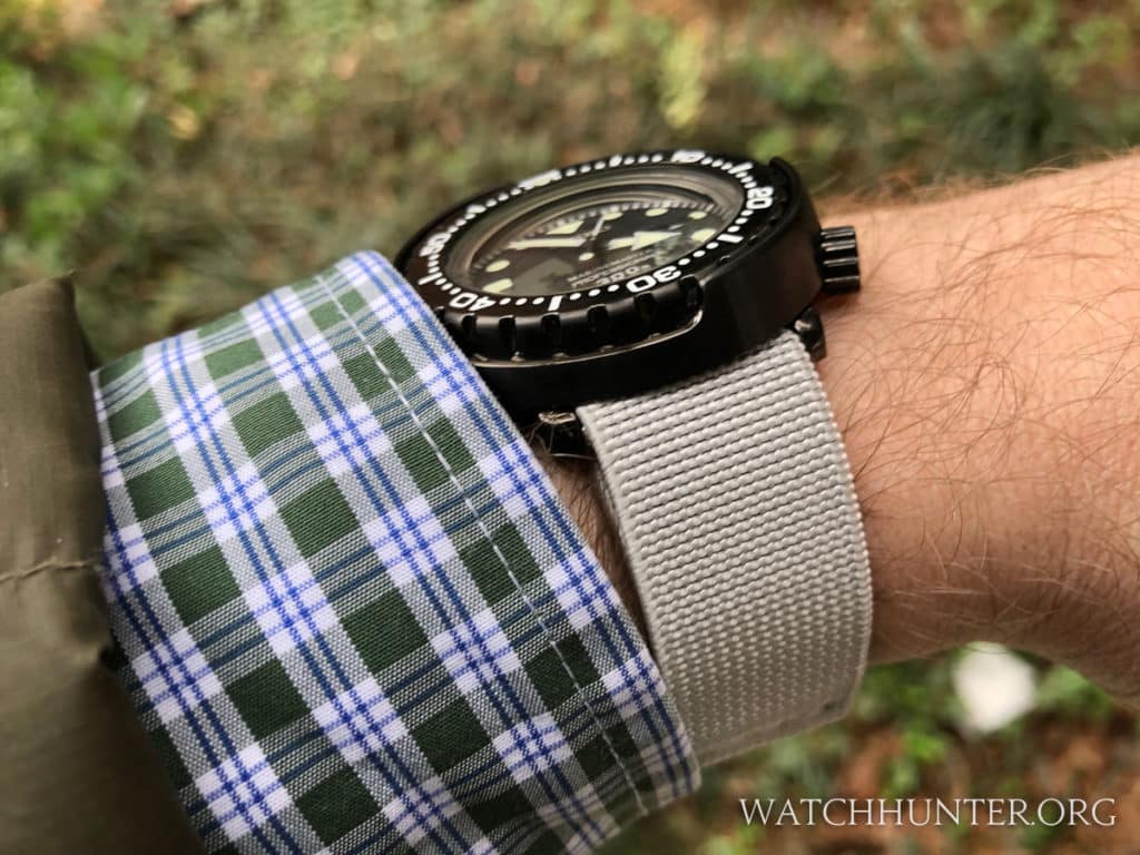 Keep the true height of the watch without a bulky strap