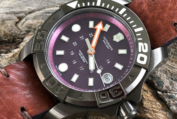 MEET THE WATCH: Victorinox Swiss Army Dive Master 500 Midsize Purple Plum