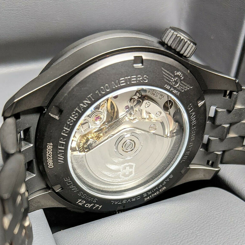 A ETA Valjoux 7750 powers this chrono