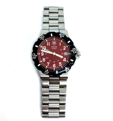 Victorinox Swiss Army – 24079 – Summit XLT, Red Dial, Bracelet