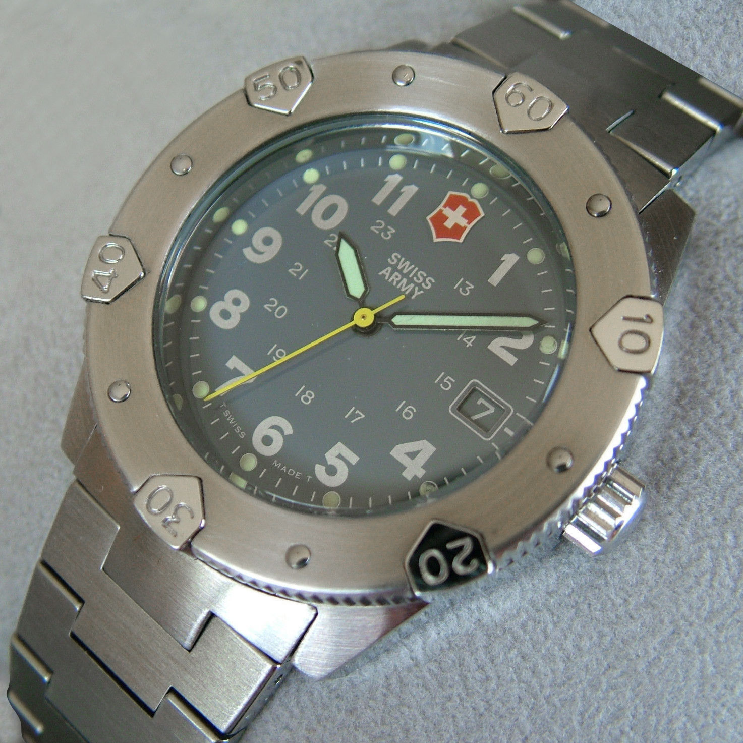 Victorinox Swiss Army - 24269 - Lancer 200 Mid-Size, Pentagon