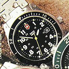 Victorinox Swiss Army – L100-LG-BLACK – Lancer 100 Large, Black Dial, Bracelet