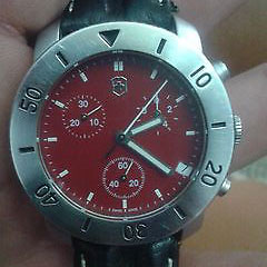 Victorinox Swiss Army – v7-12-chrono-red – V7-12 Chrono, Red – Bracelet